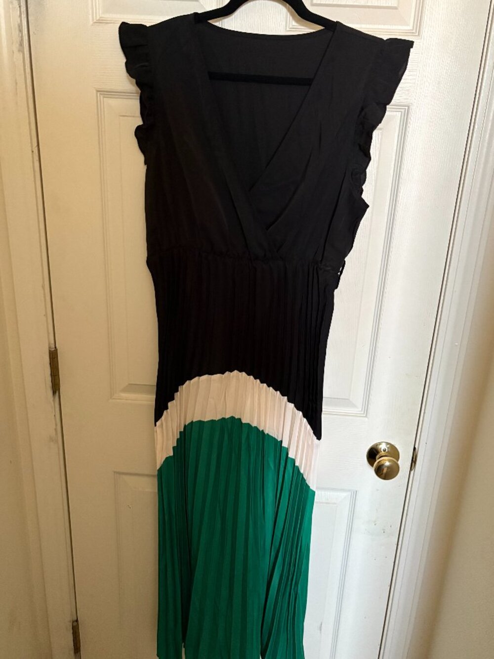 V-neck Maxi Dress Color-blocked, Accordion-pleat Skirt from SHEIN size XL